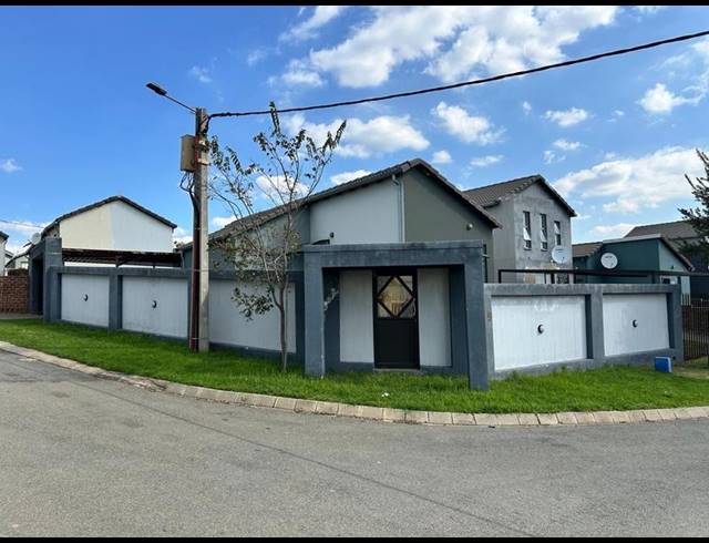 3 BEDROOM PROPERTY TO RENT IN SOUTH HILLS